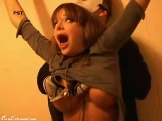 Snuff 9 - The Torture Strangle Of Nika.0021