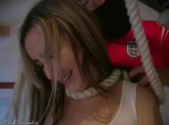 Annabelles Fantasy - Clair Hangs Jessica